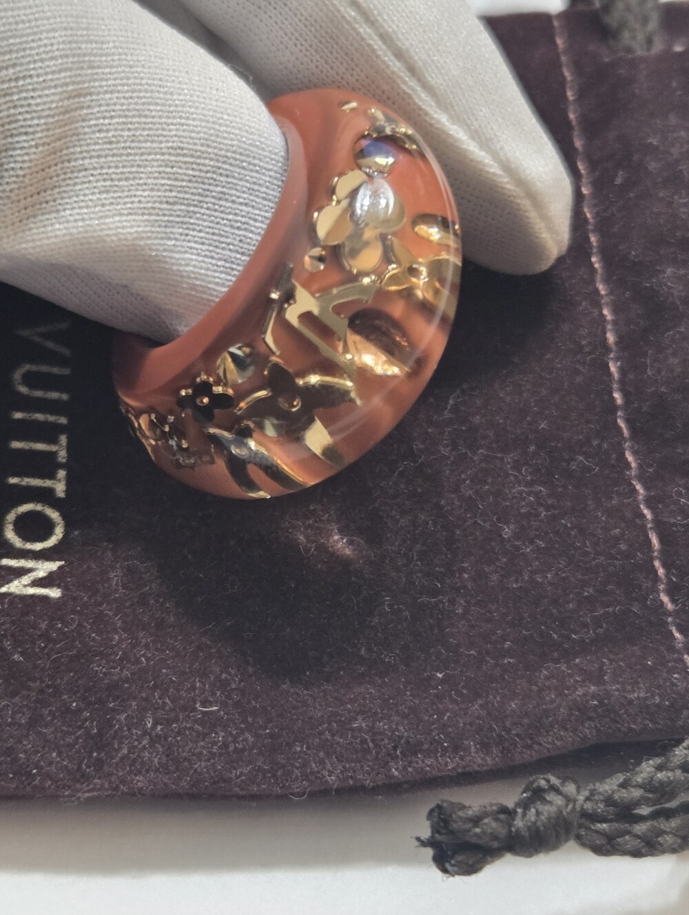 LOUIS VUITTON RESIN RING - Picture 9 of 11